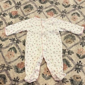 Kissy kissy rose onesie